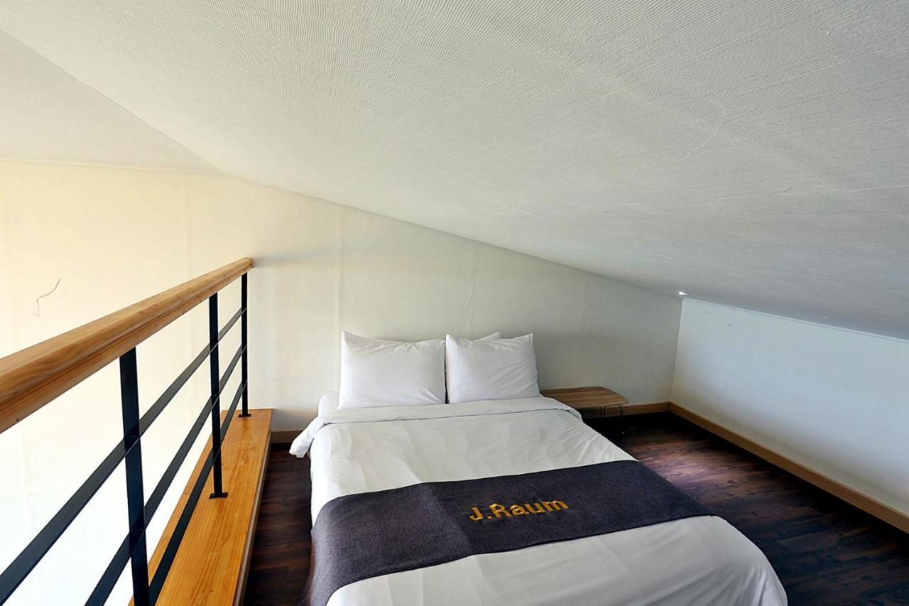 J Raum Resort Seogwipo Exterior photo