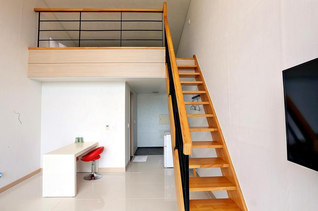 J Raum Resort Seogwipo Exterior photo