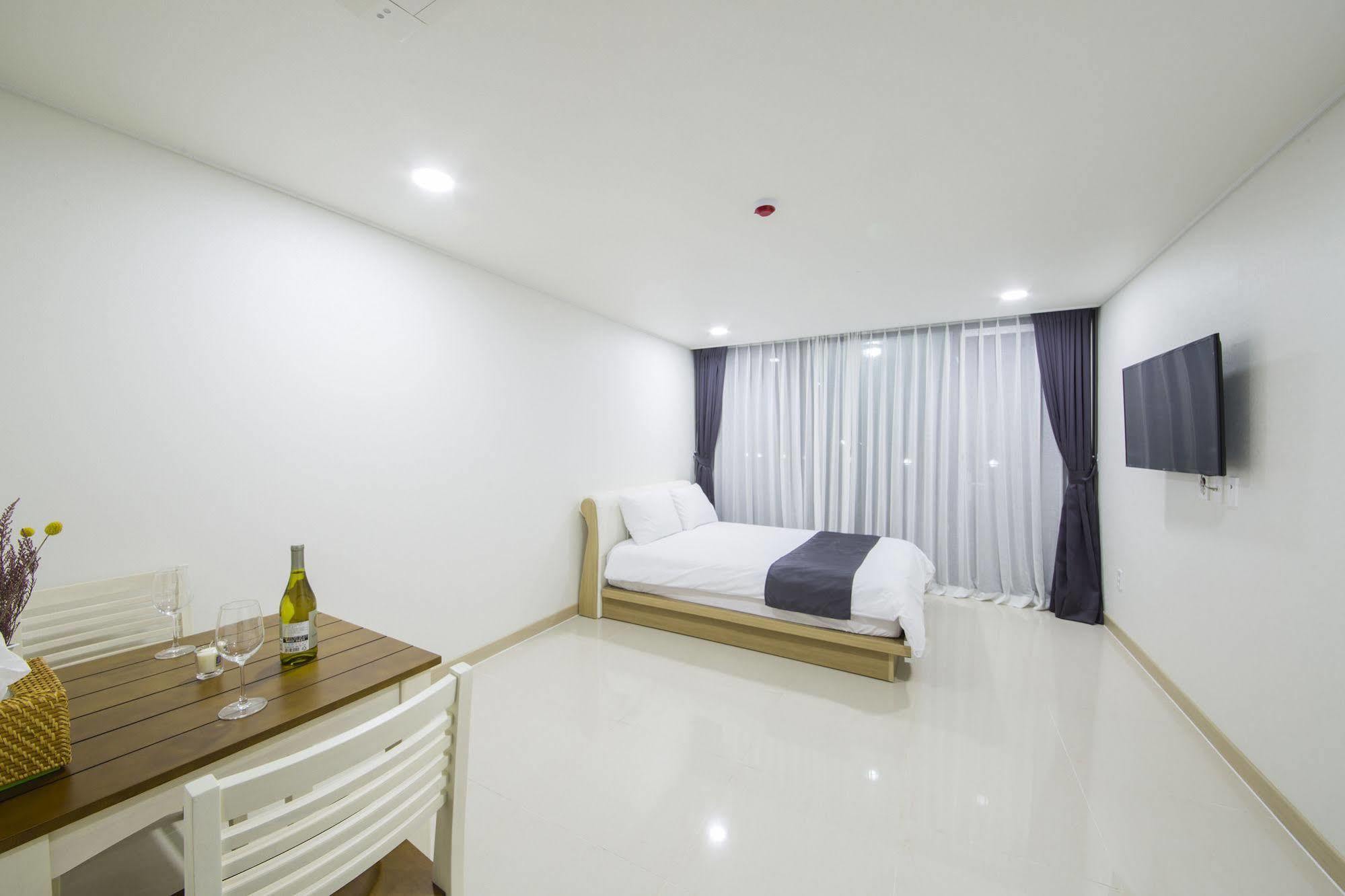 J Raum Resort Seogwipo Exterior photo